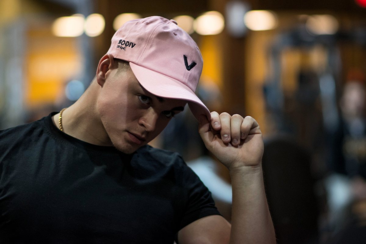 V dad hat in dusty pink